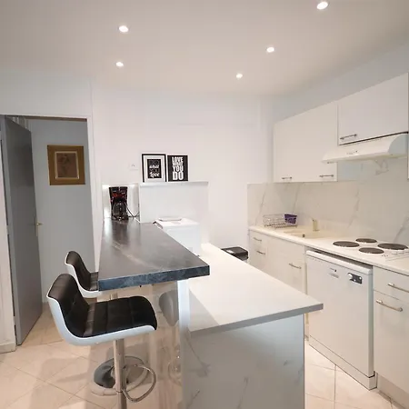 Two-bedroom - 3 Mn Walk To The Palais Appartement